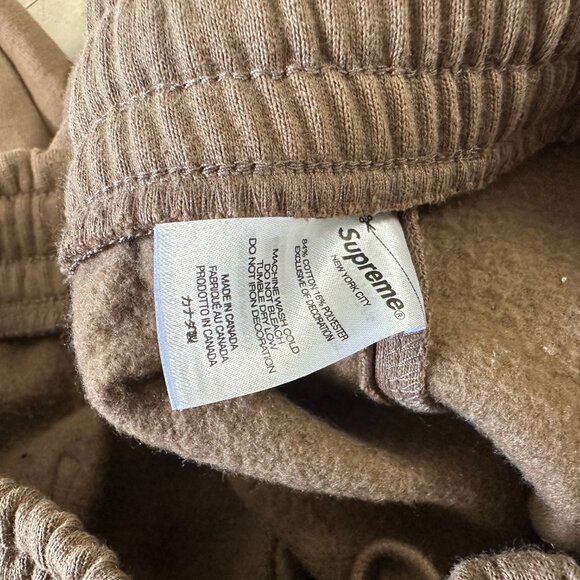 Supreme SS22 Small Box Sweatshort Olive Brown size Medium - Picture 6 of 6